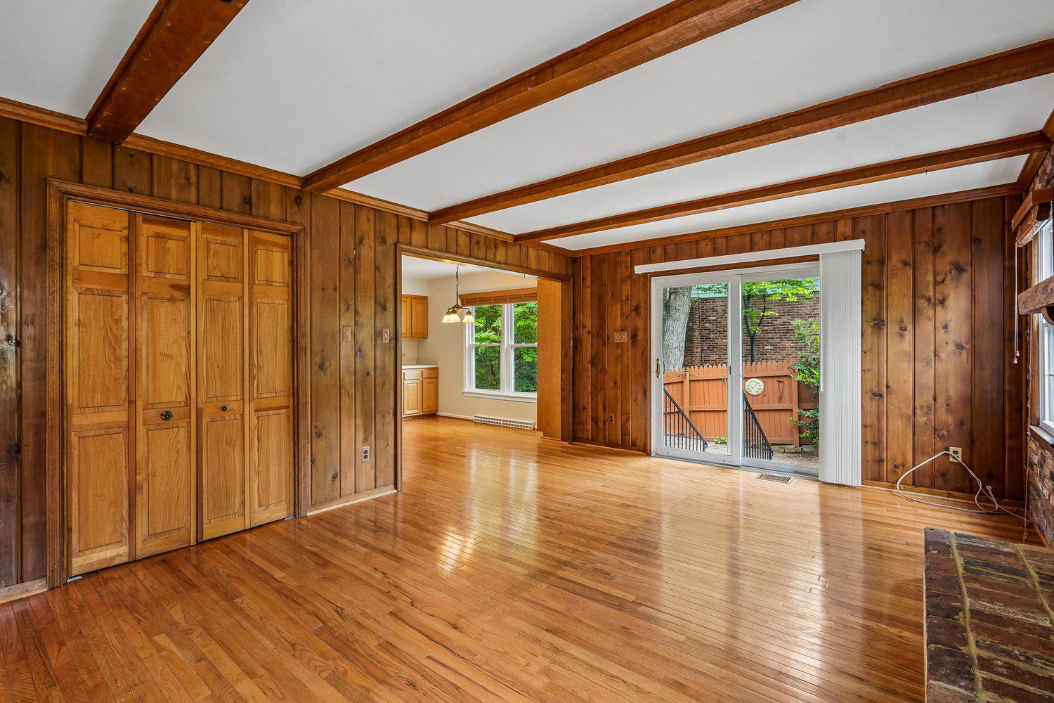 3709 CAMELOT DRIVE
