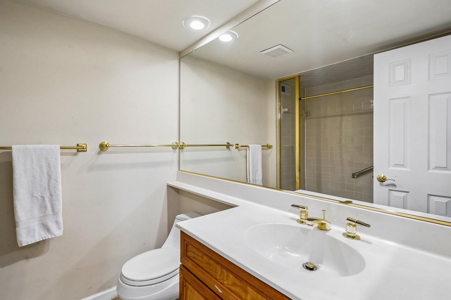 3709 CAMELOT DRIVE