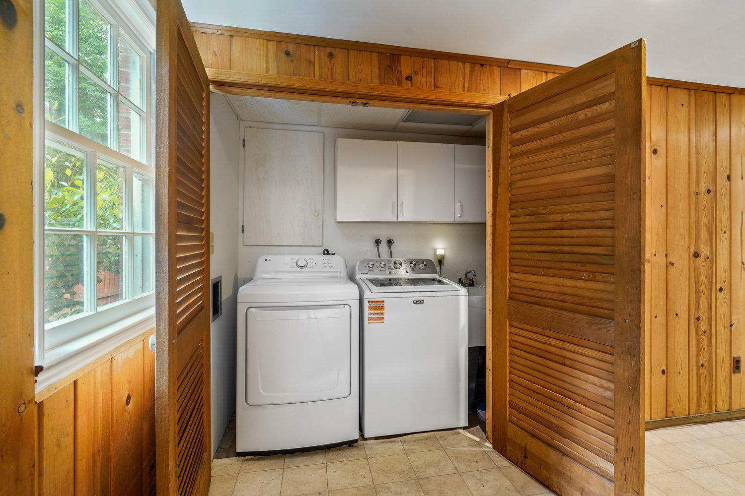 3709 CAMELOT DRIVE