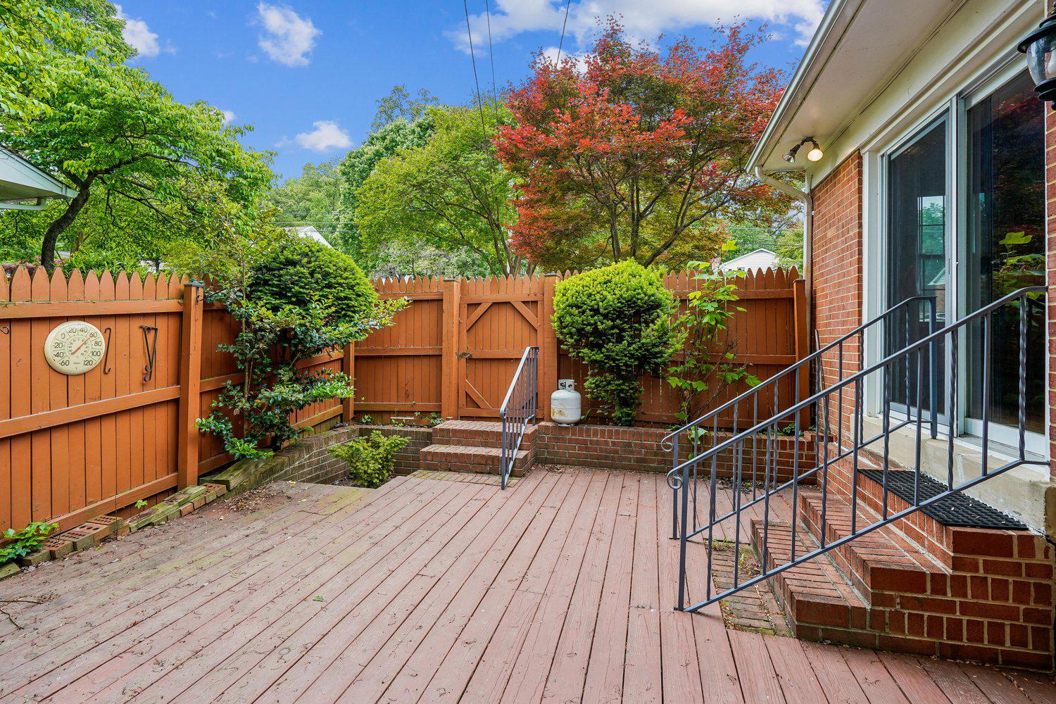 3709 CAMELOT DRIVE