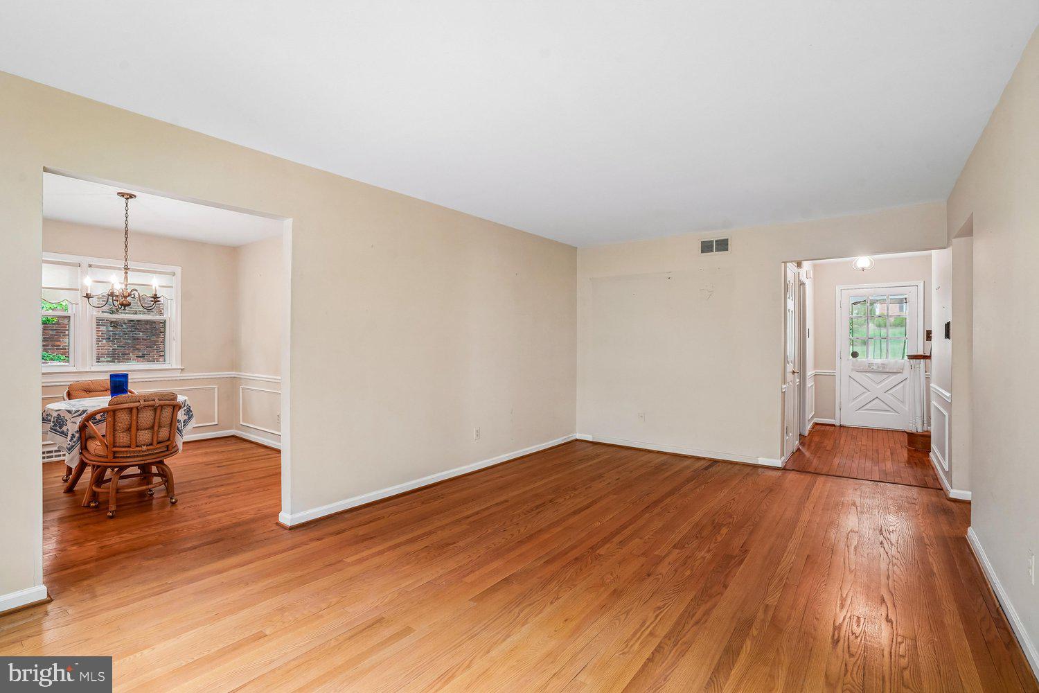 3709 CAMELOT DRIVE