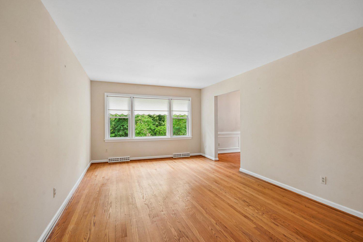 3709 CAMELOT DRIVE