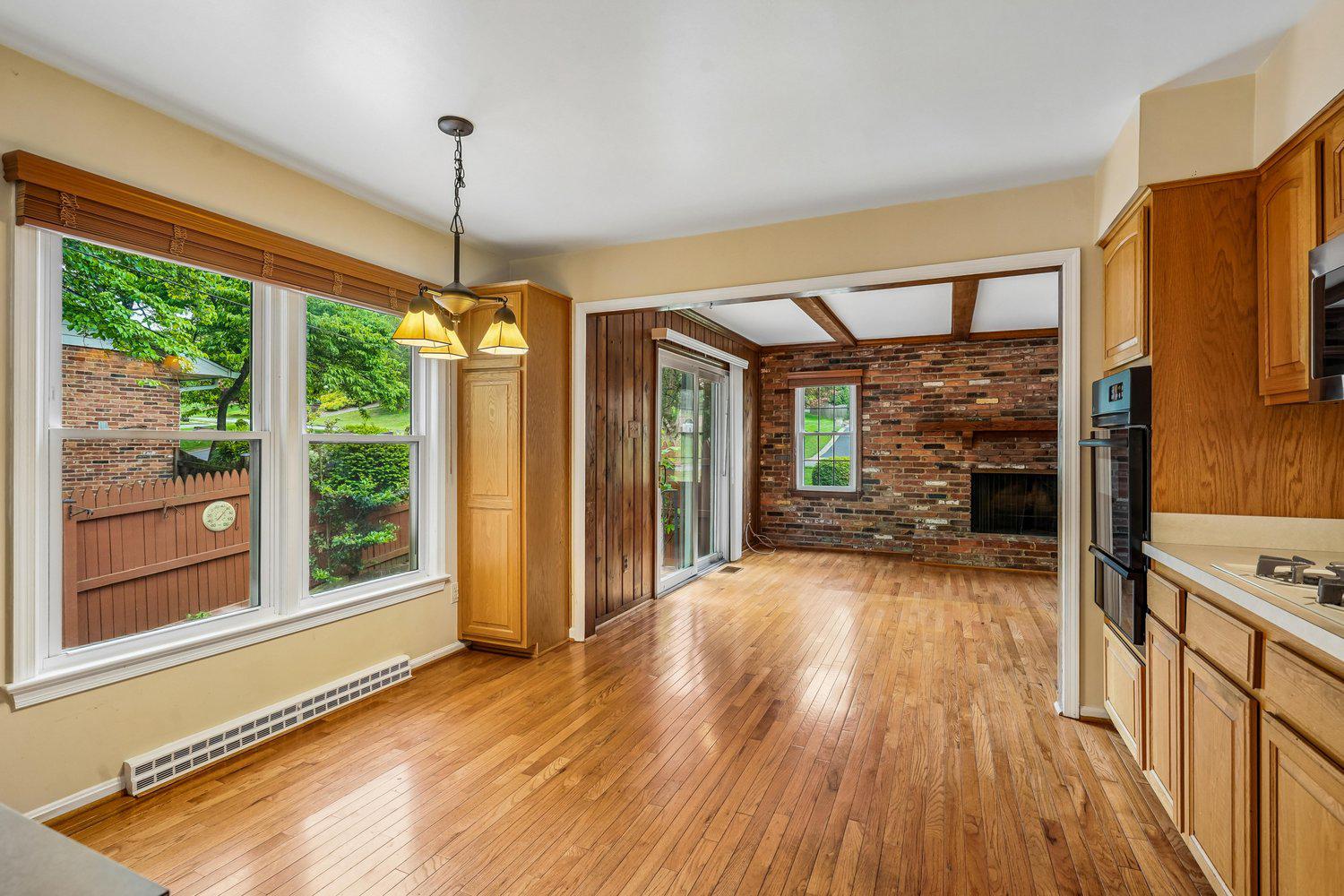 3709 CAMELOT DRIVE
