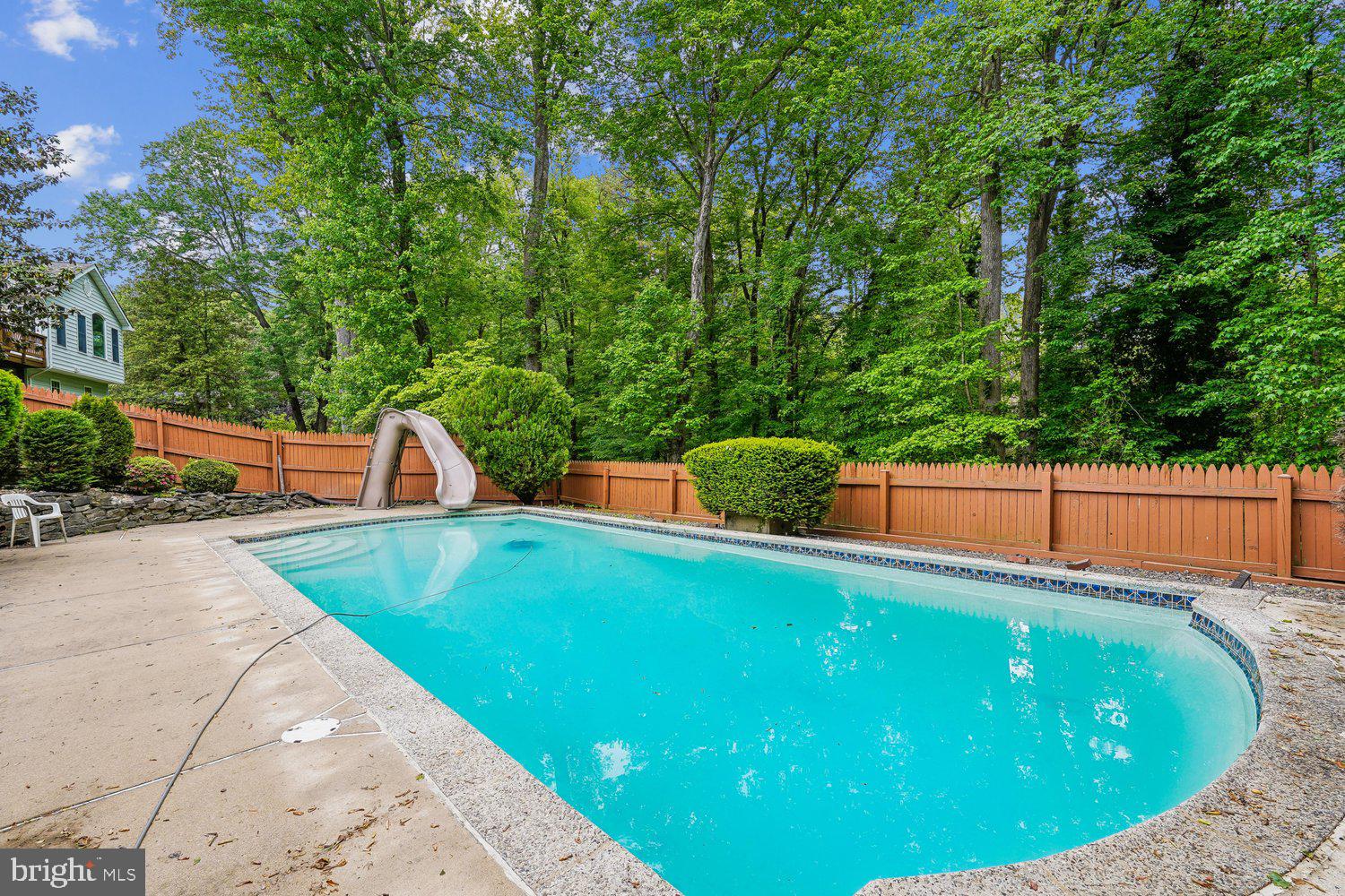 3709 CAMELOT DRIVE
