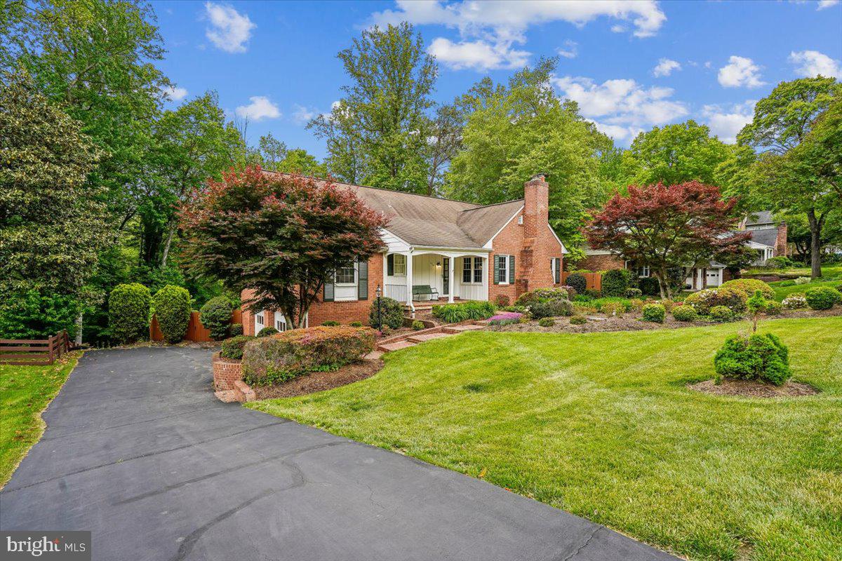 3709 CAMELOT DRIVE