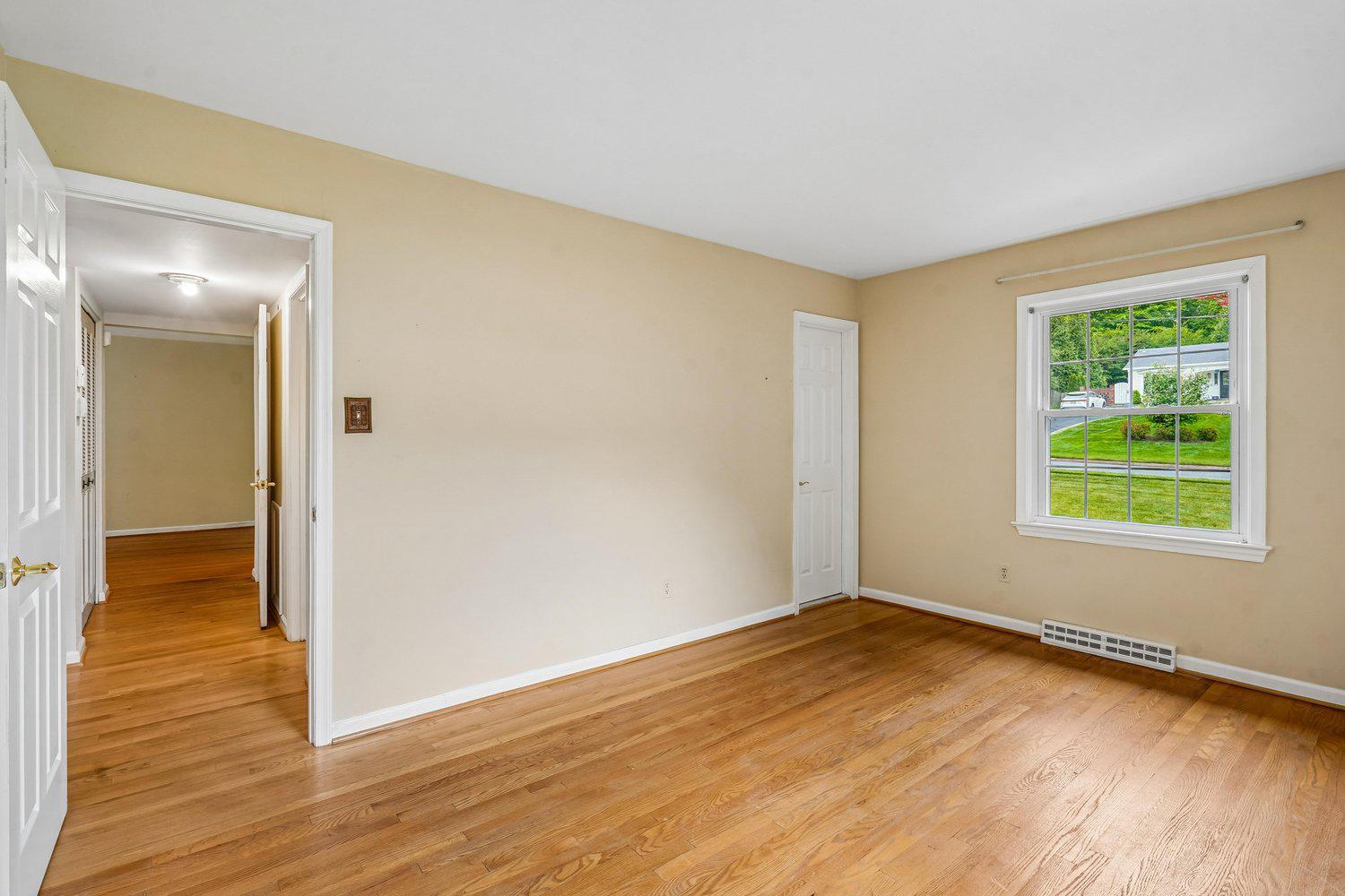 3709 CAMELOT DRIVE