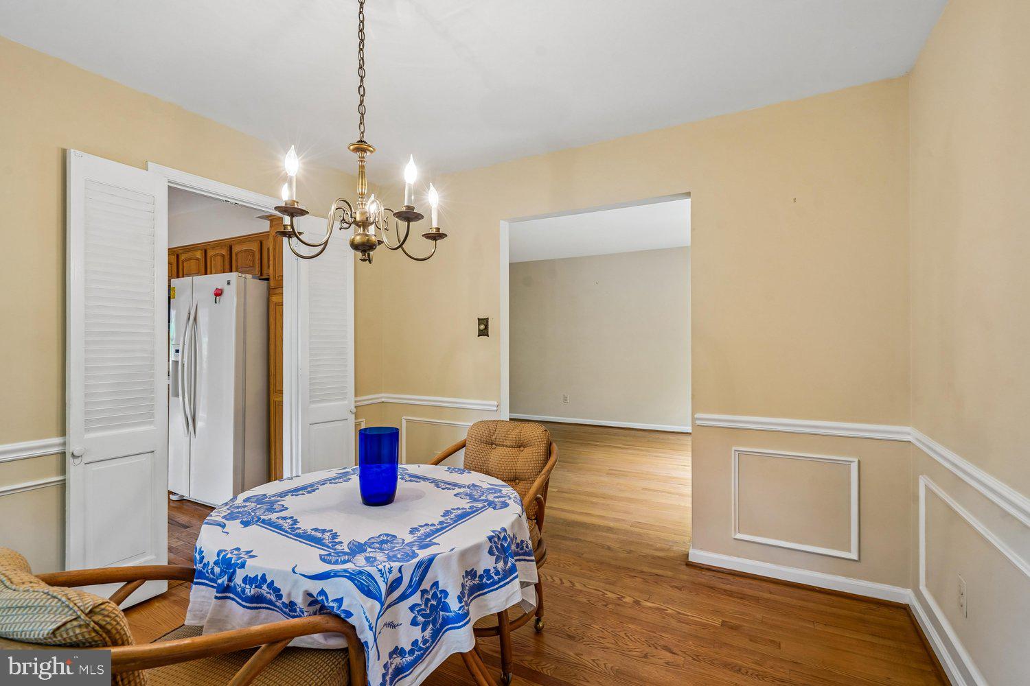 3709 CAMELOT DRIVE