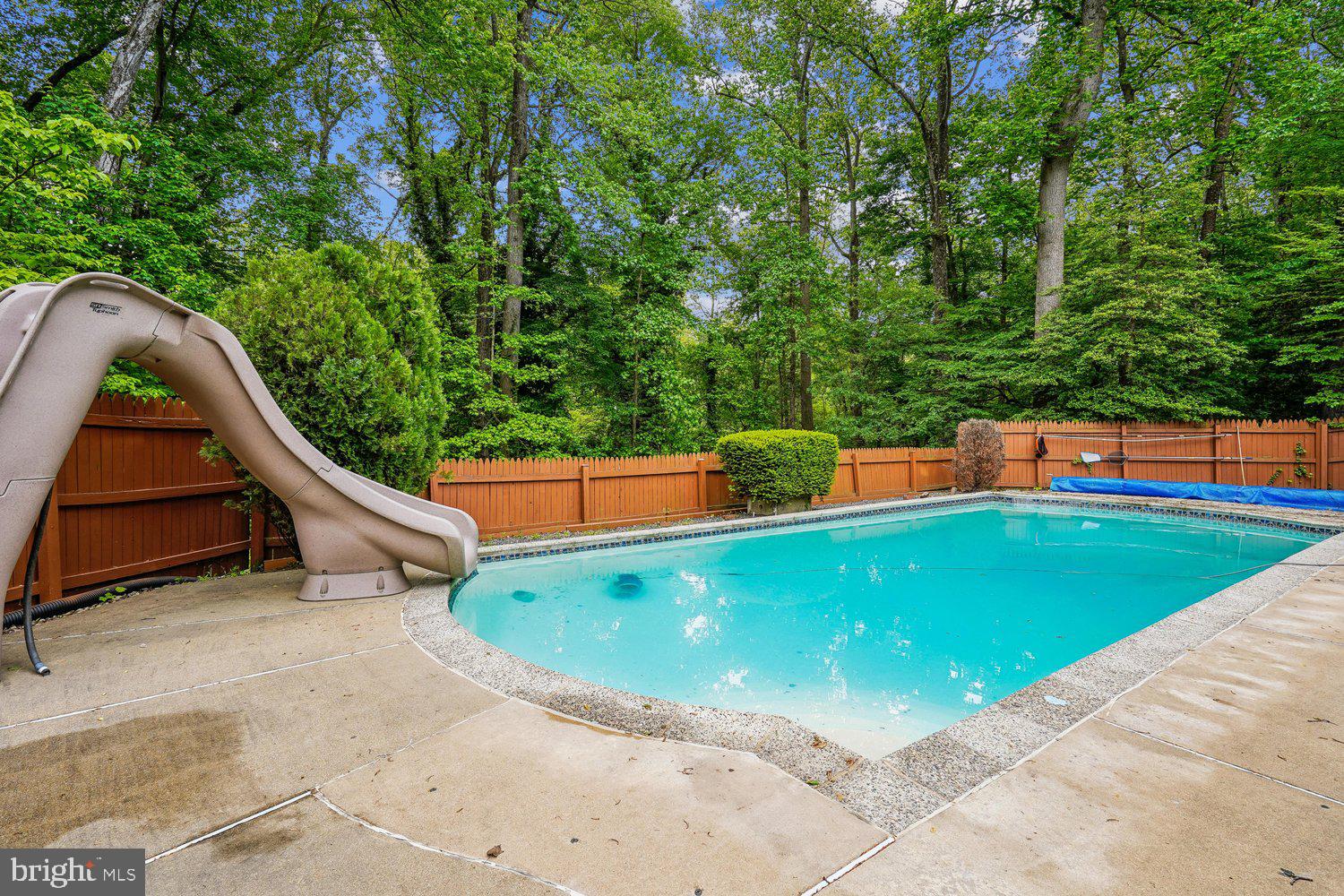 3709 CAMELOT DRIVE