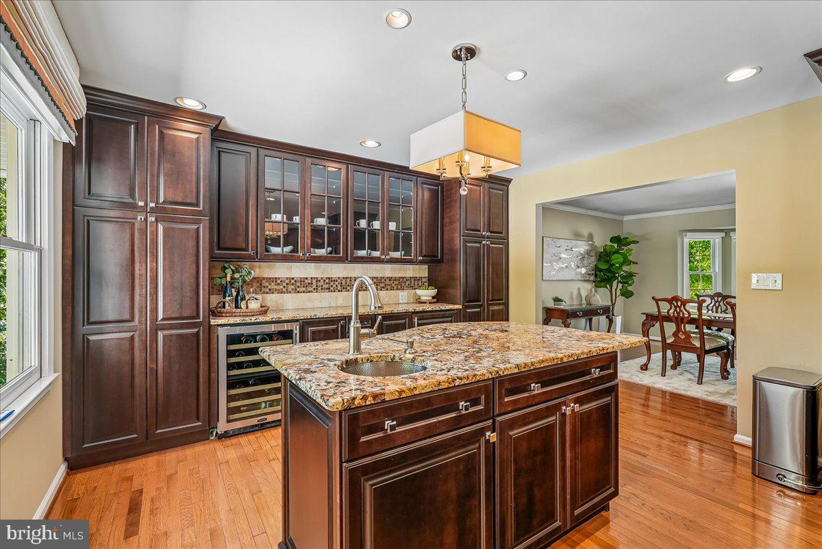 10033 GLENCROFT COURT