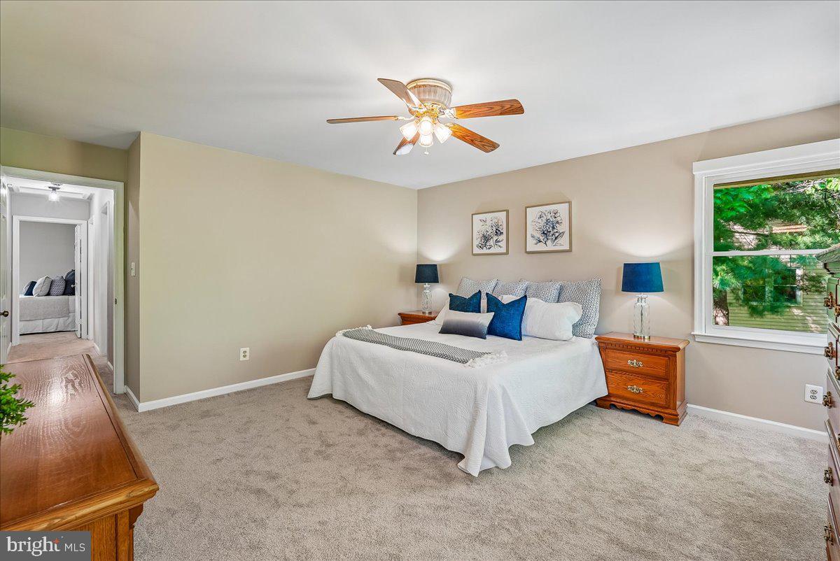 10033 GLENCROFT COURT