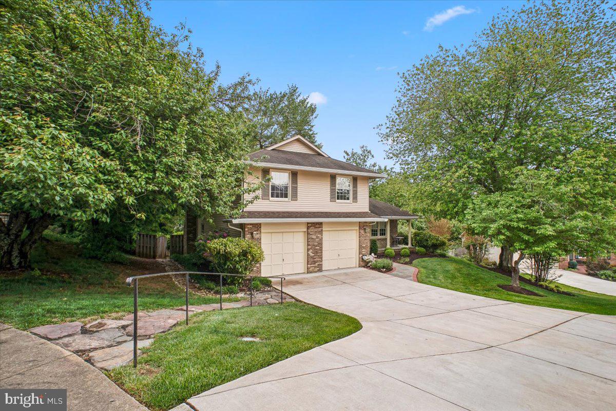 10033 GLENCROFT COURT