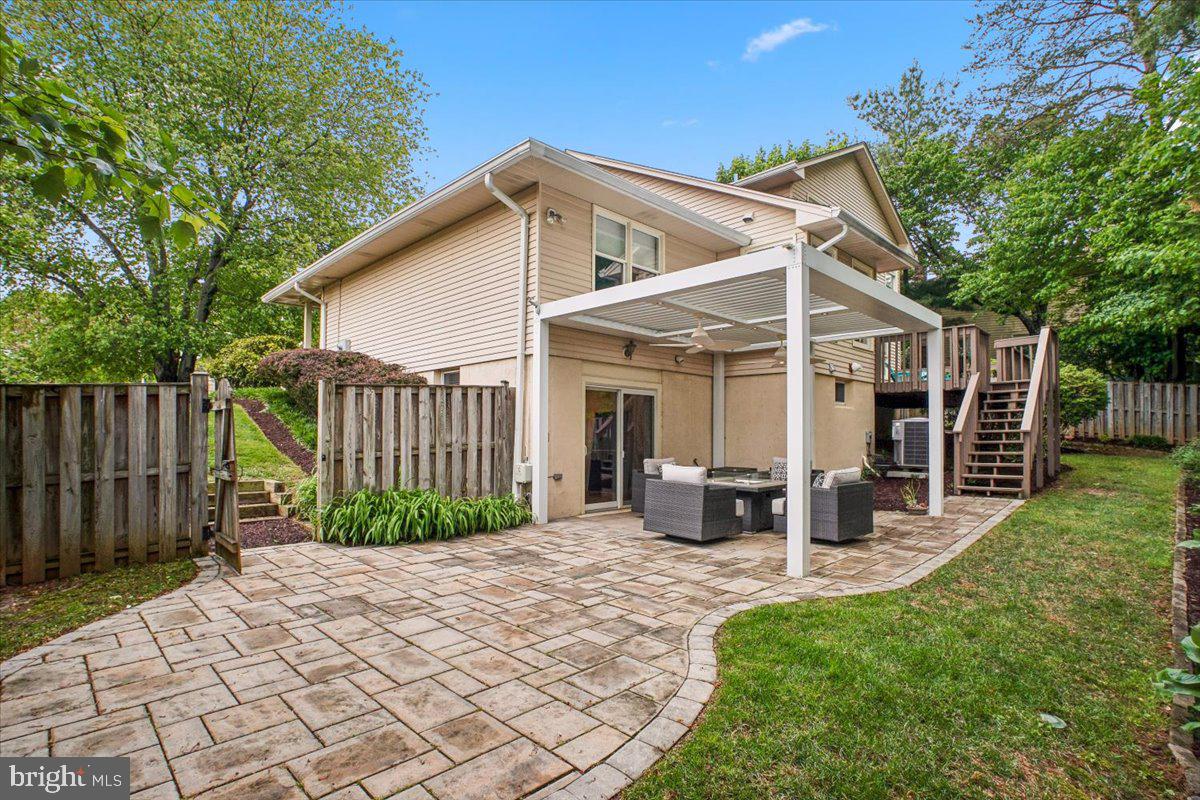 10033 GLENCROFT COURT