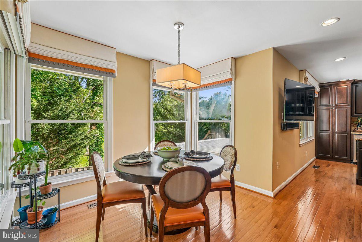 10033 GLENCROFT COURT