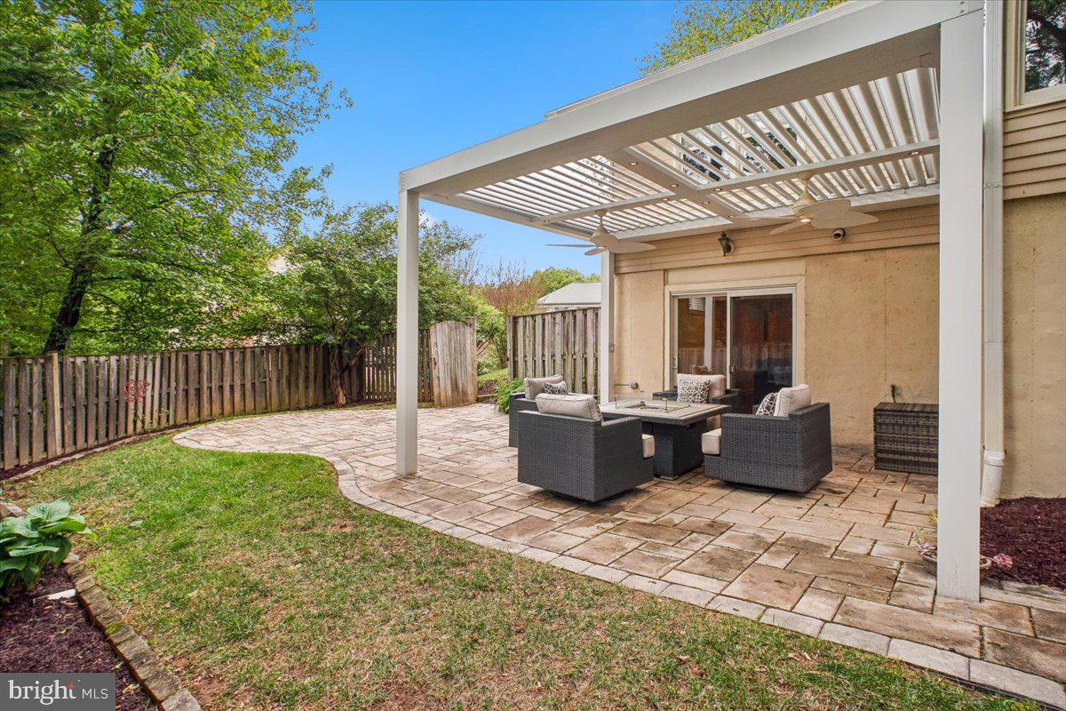 10033 GLENCROFT COURT