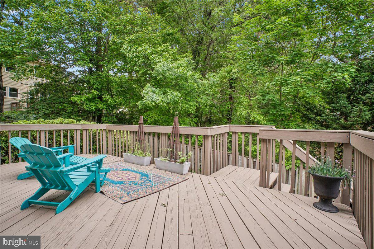 10033 GLENCROFT COURT