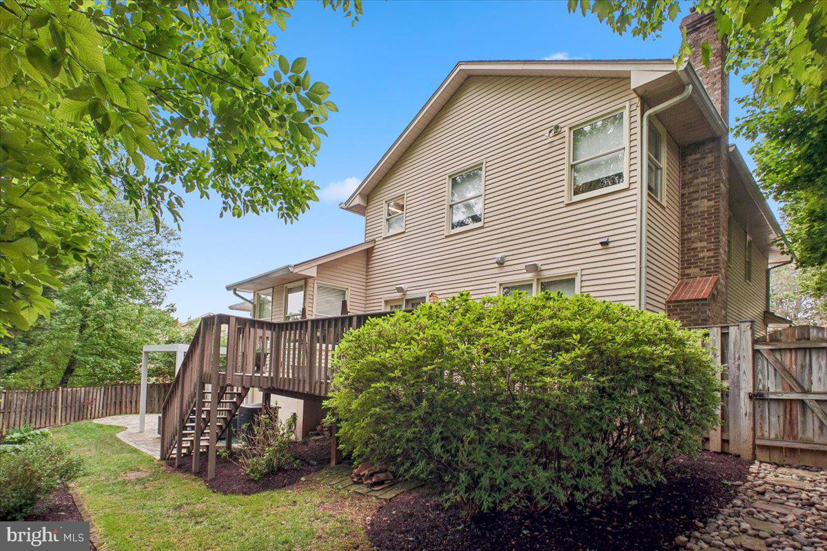 10033 GLENCROFT COURT