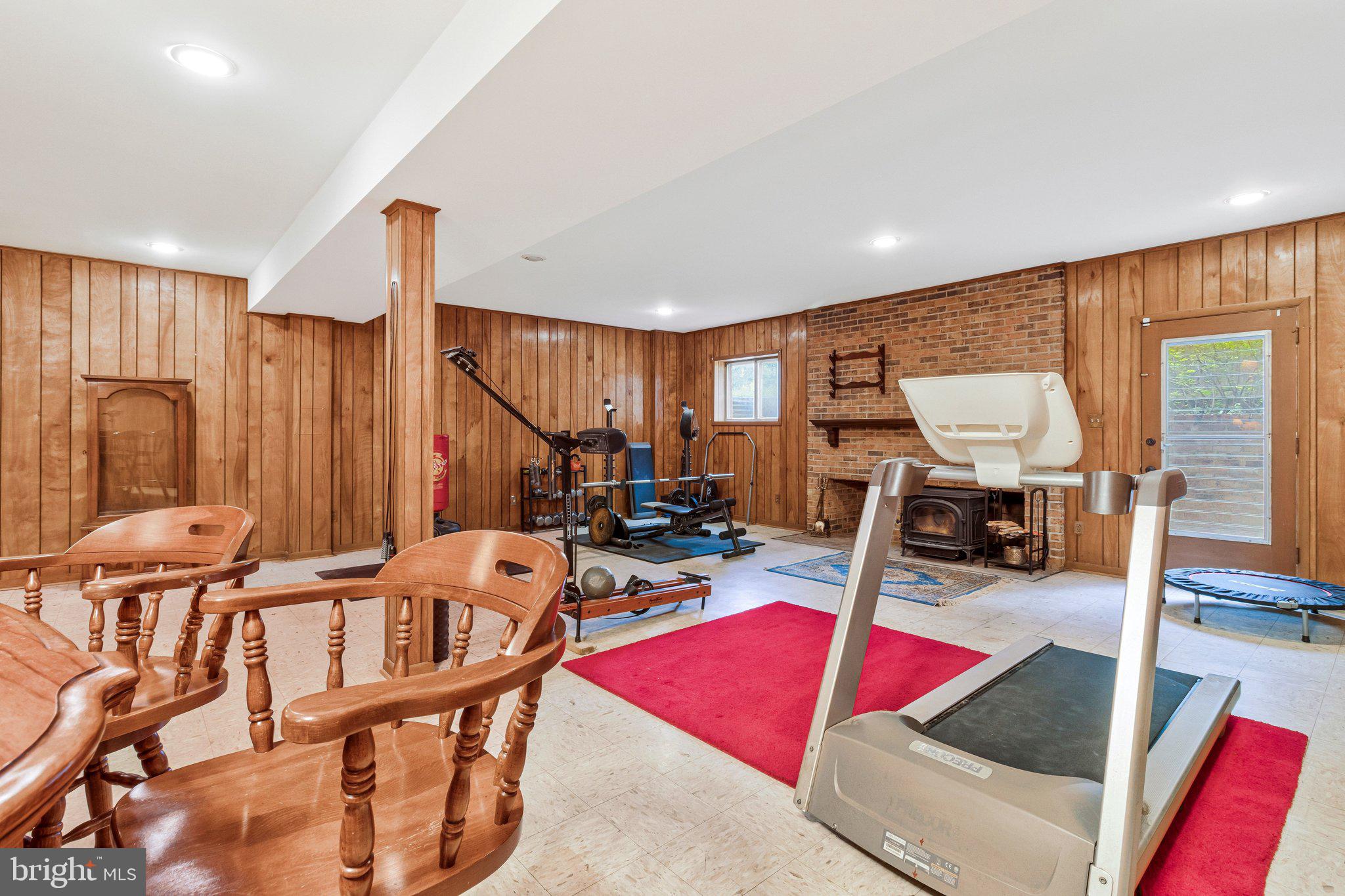 1502 HIGHWOOD DRIVE