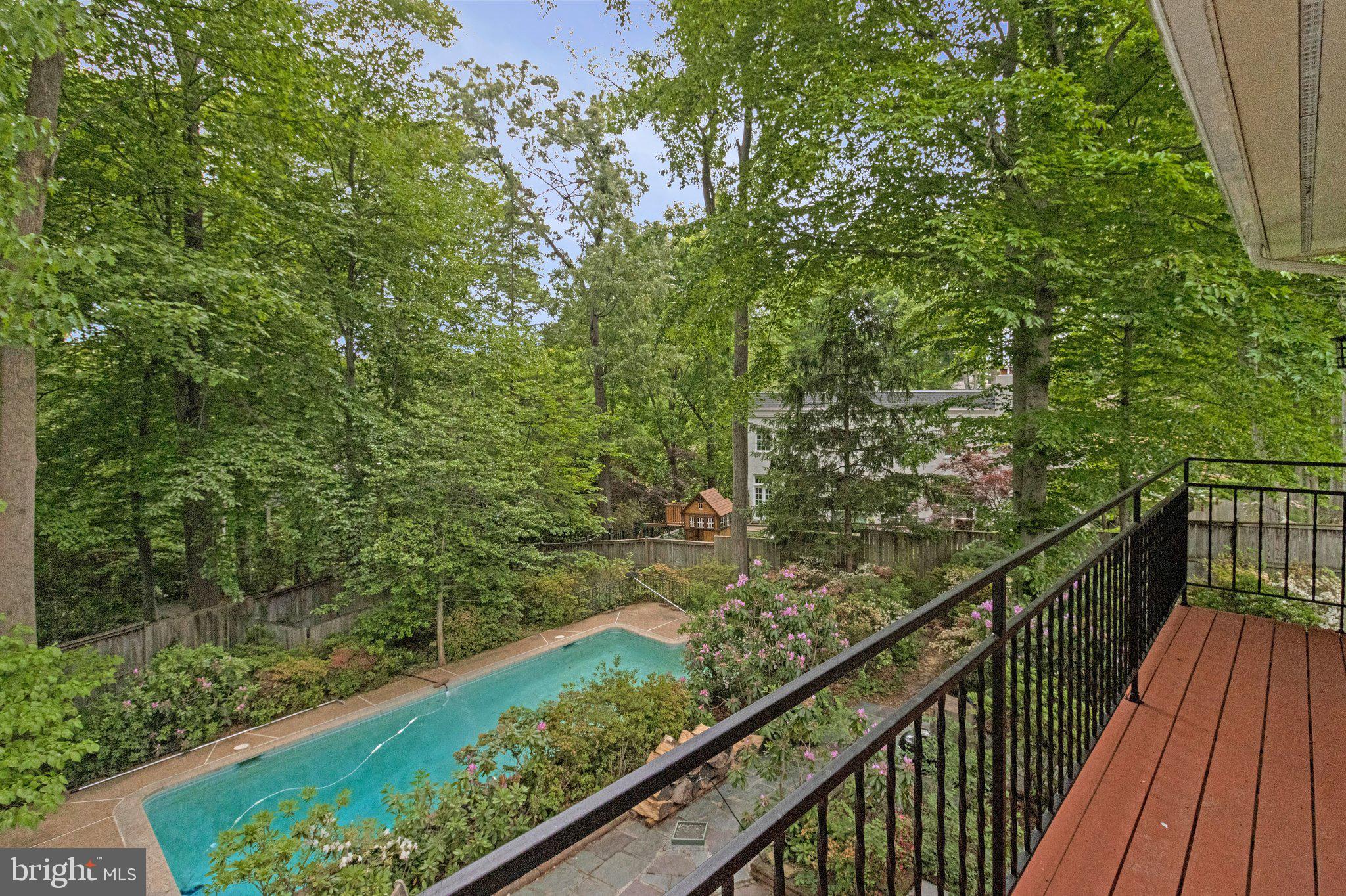 1502 HIGHWOOD DRIVE