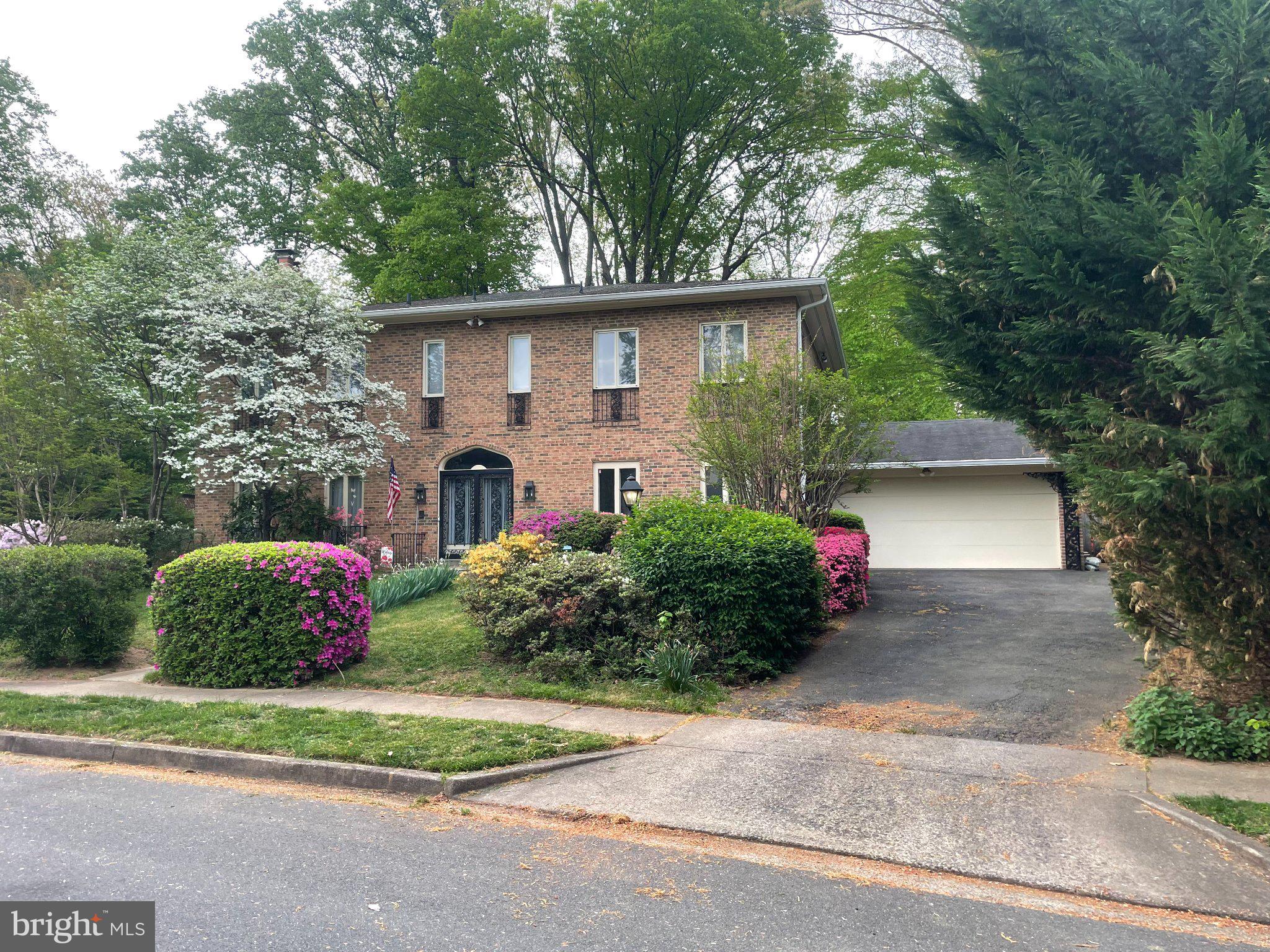 1502 HIGHWOOD DRIVE
