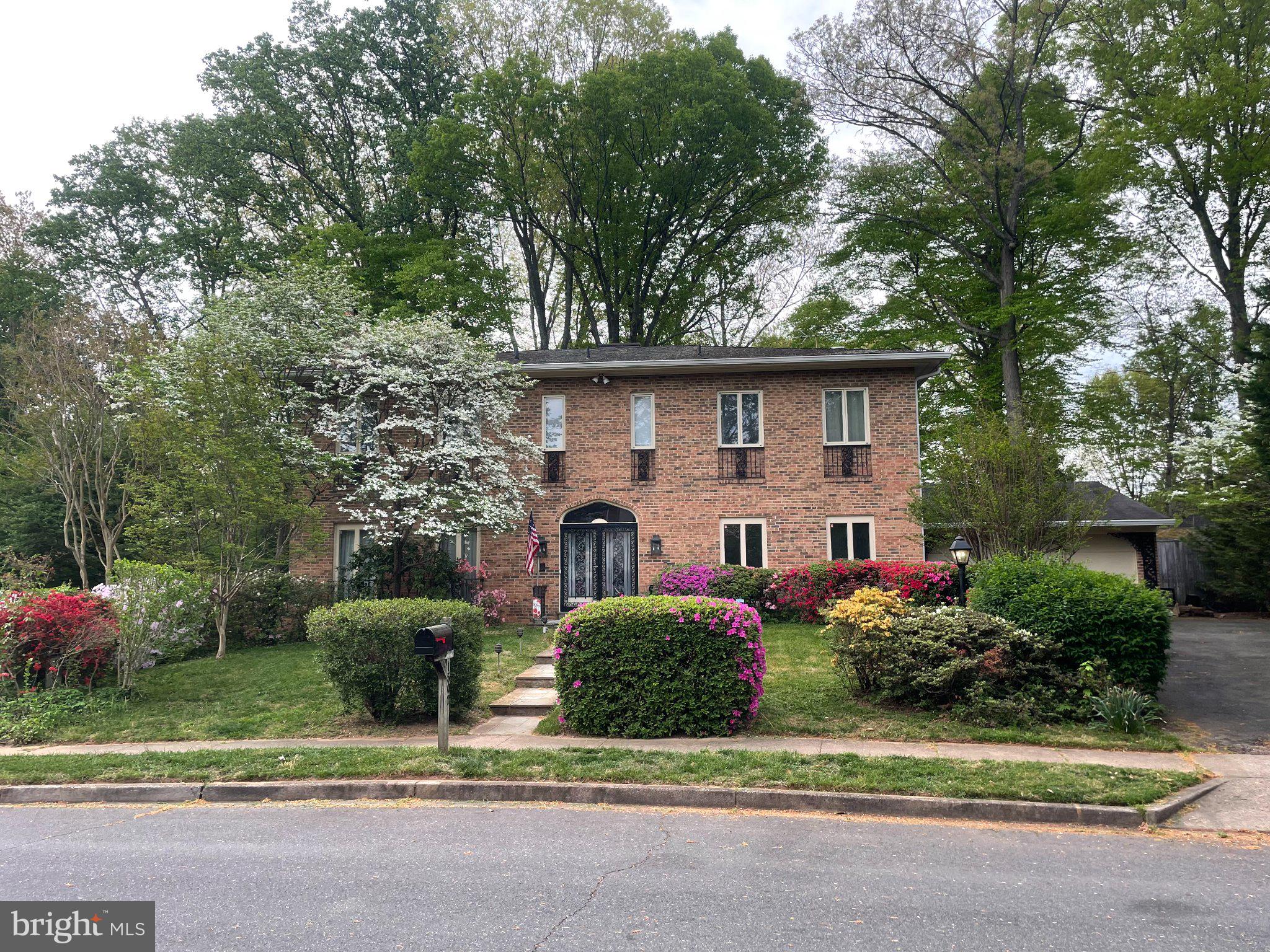1502 HIGHWOOD DRIVE