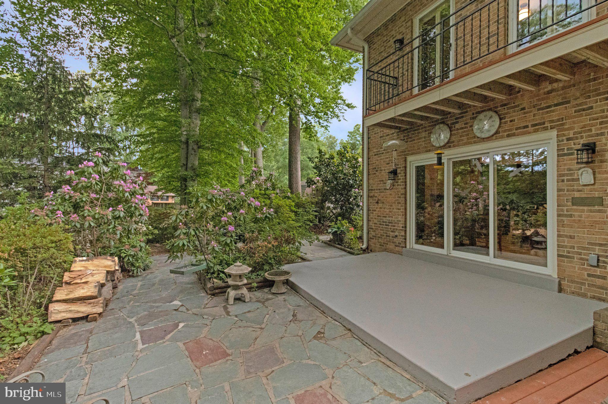 1502 HIGHWOOD DRIVE