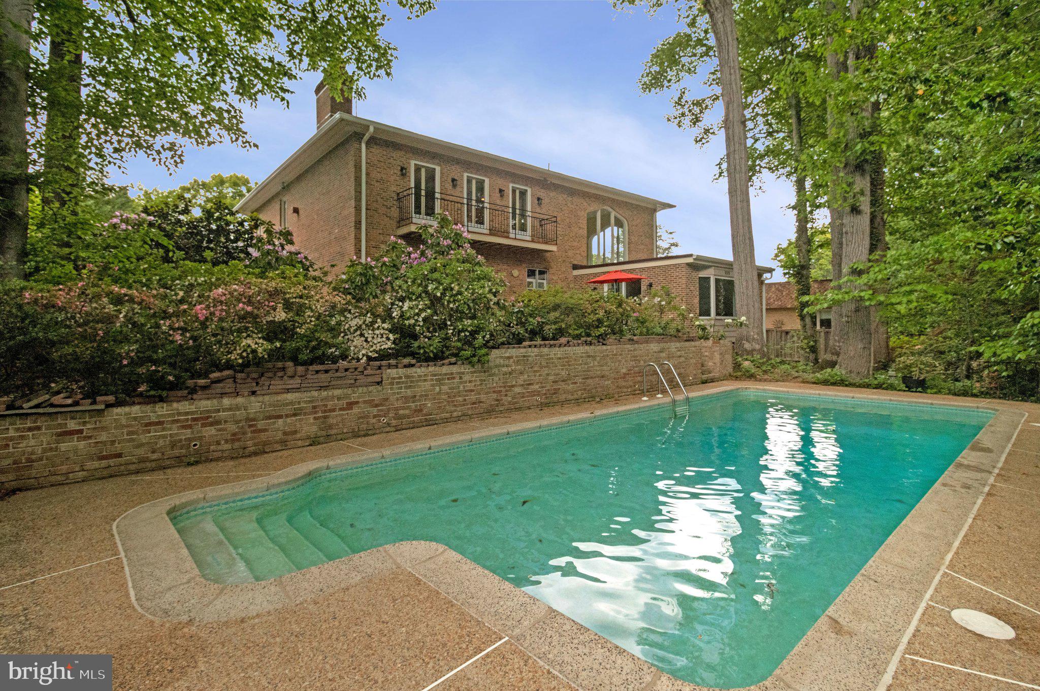 1502 HIGHWOOD DRIVE