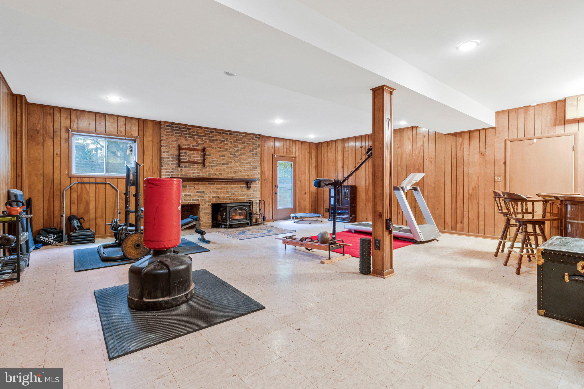 1502 HIGHWOOD DRIVE