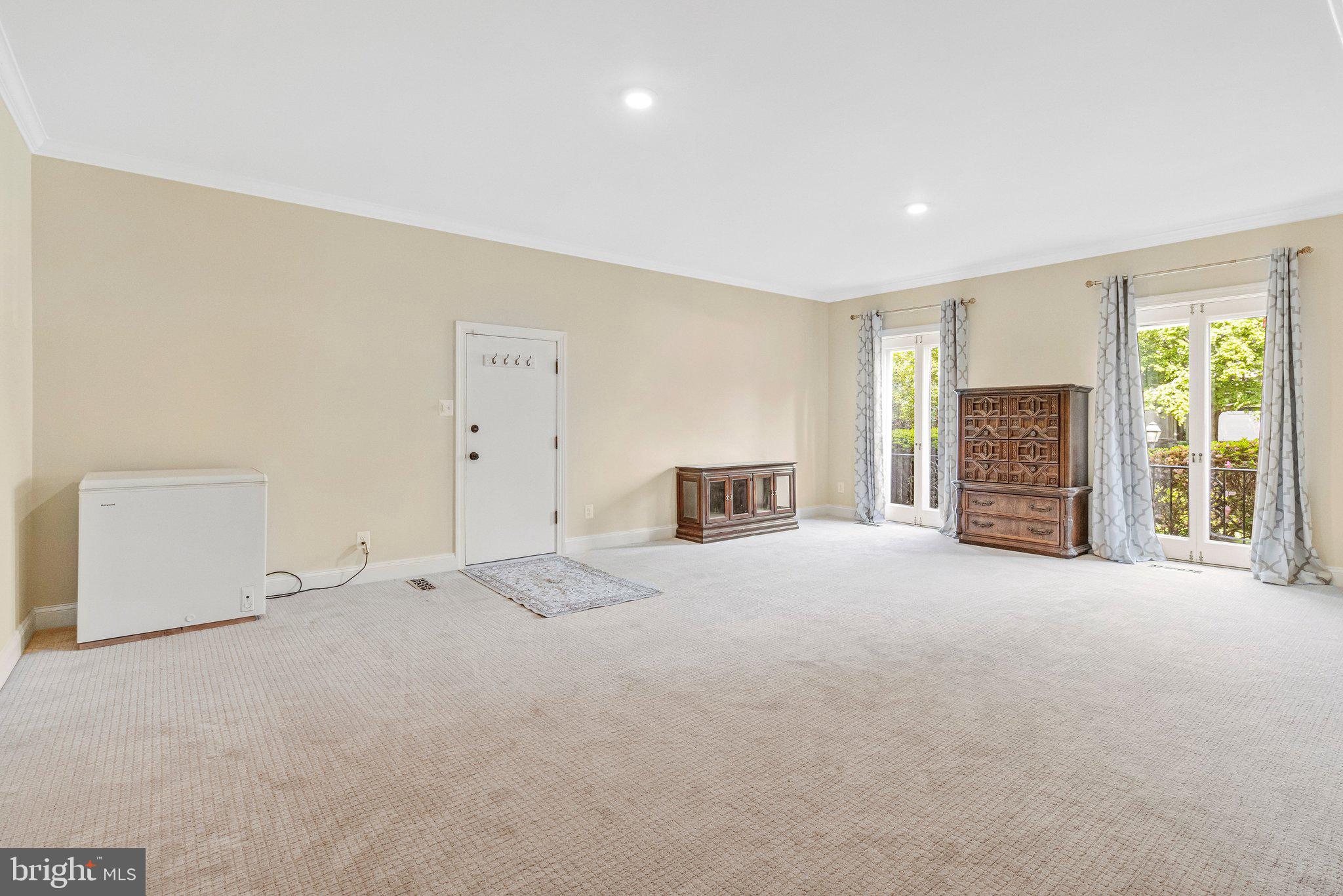 1502 HIGHWOOD DRIVE