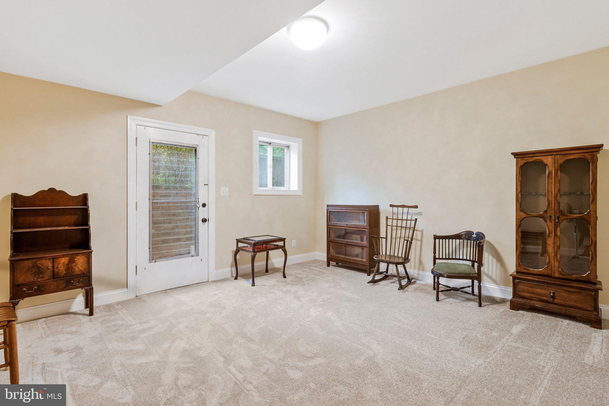 1502 HIGHWOOD DRIVE