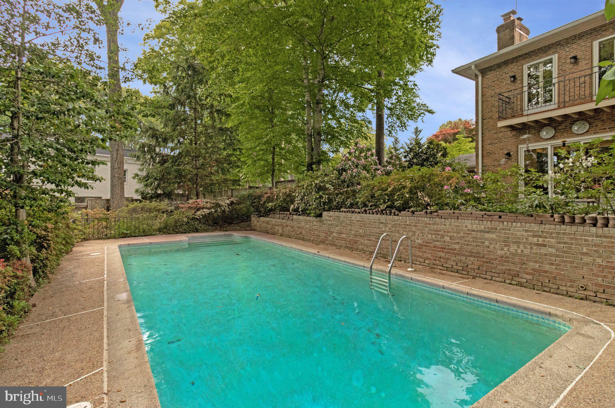 1502 HIGHWOOD DRIVE