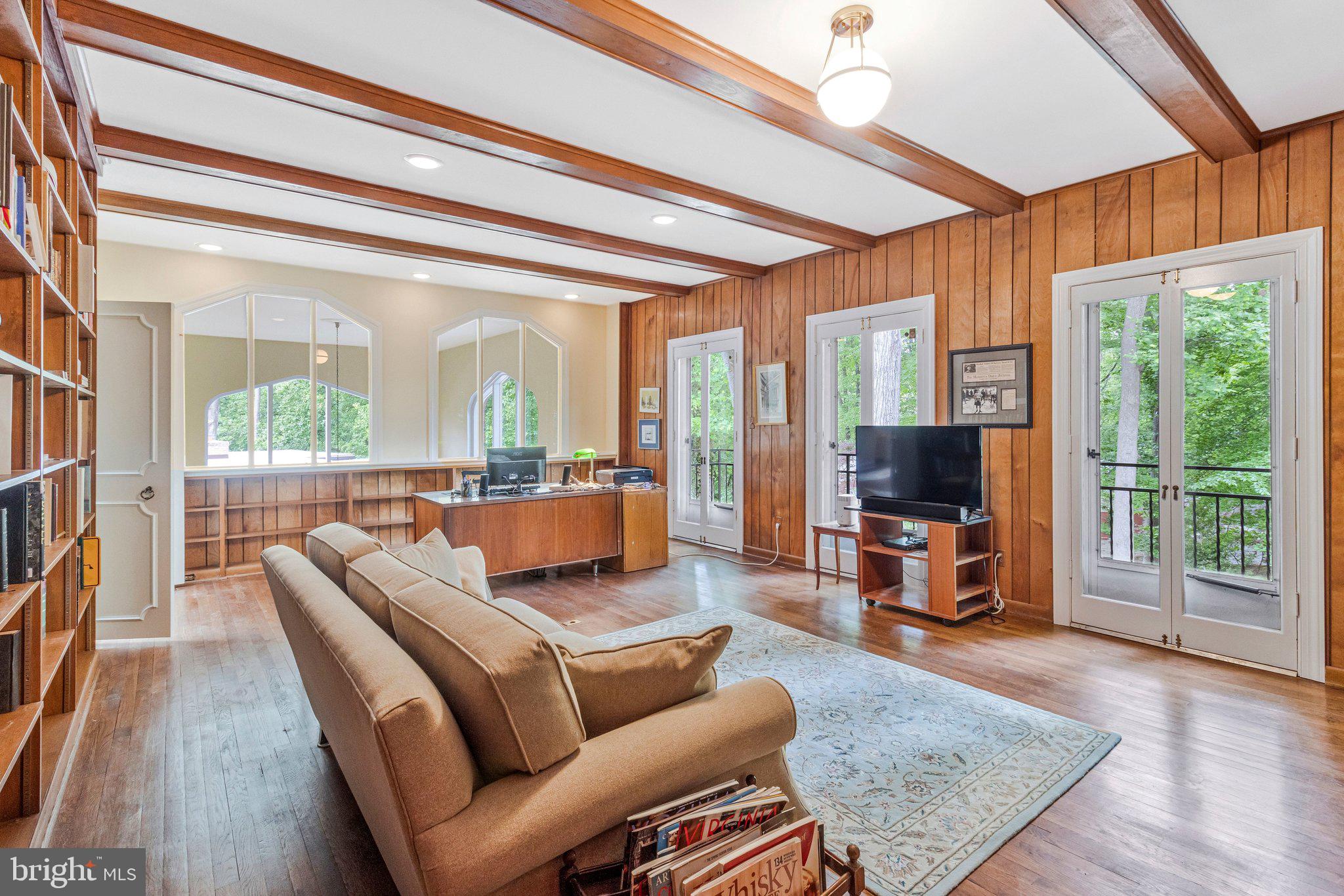 1502 HIGHWOOD DRIVE