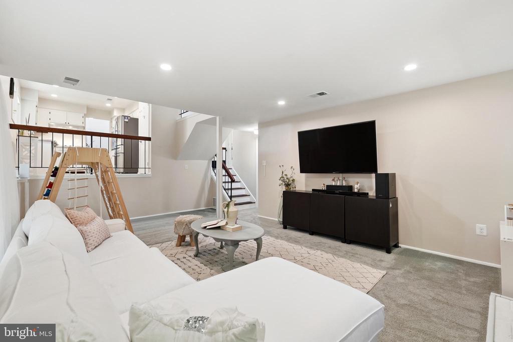 6944 SPELMAN DRIVE