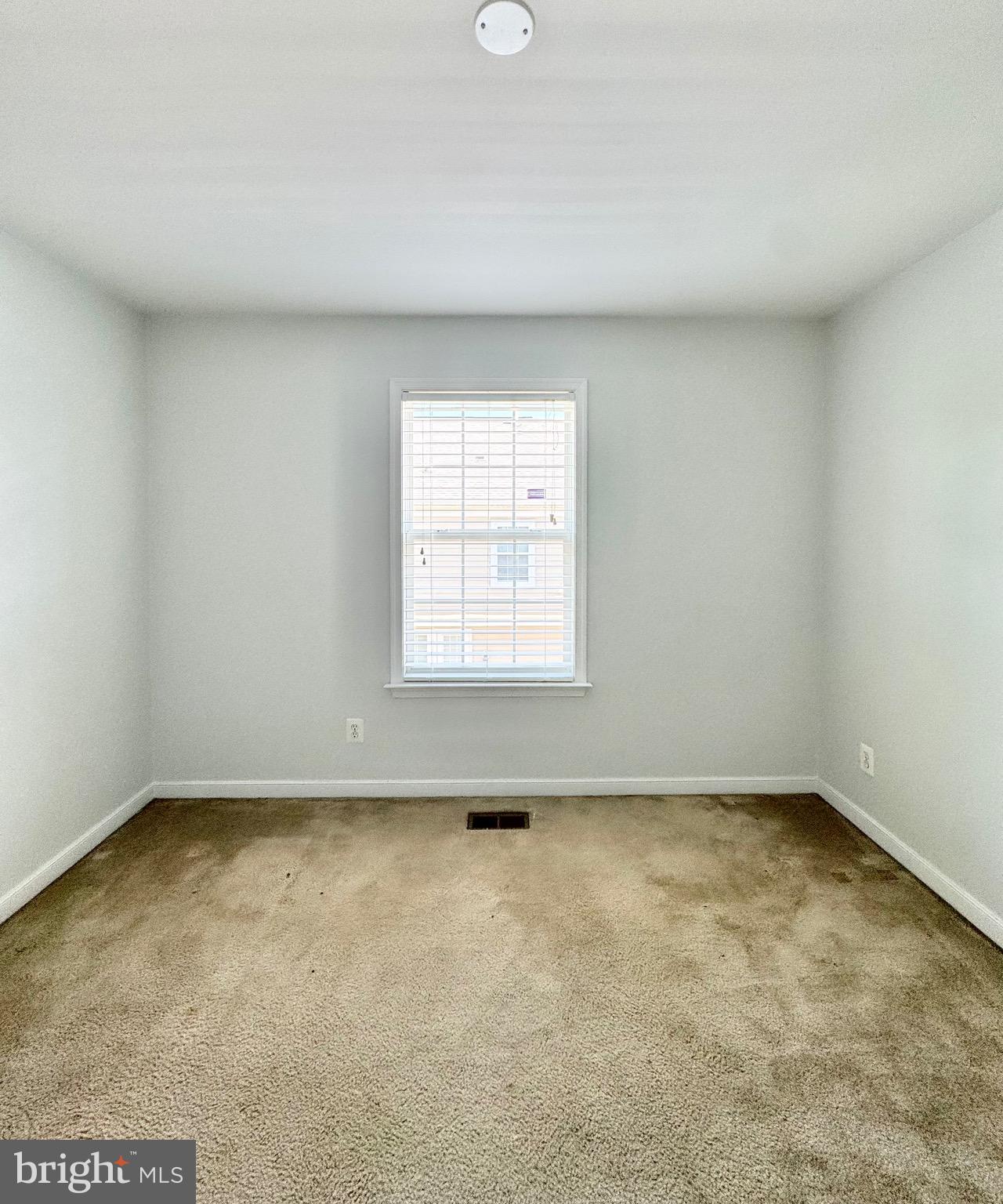 2048 BLUNT LANE