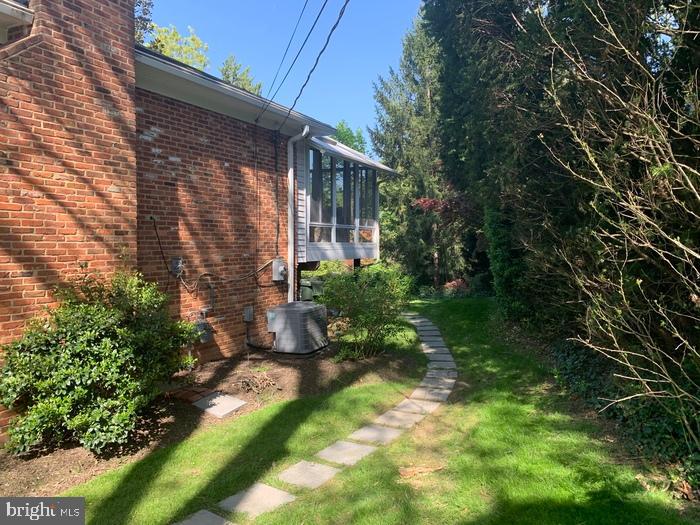 1902 FOXHALL ROAD