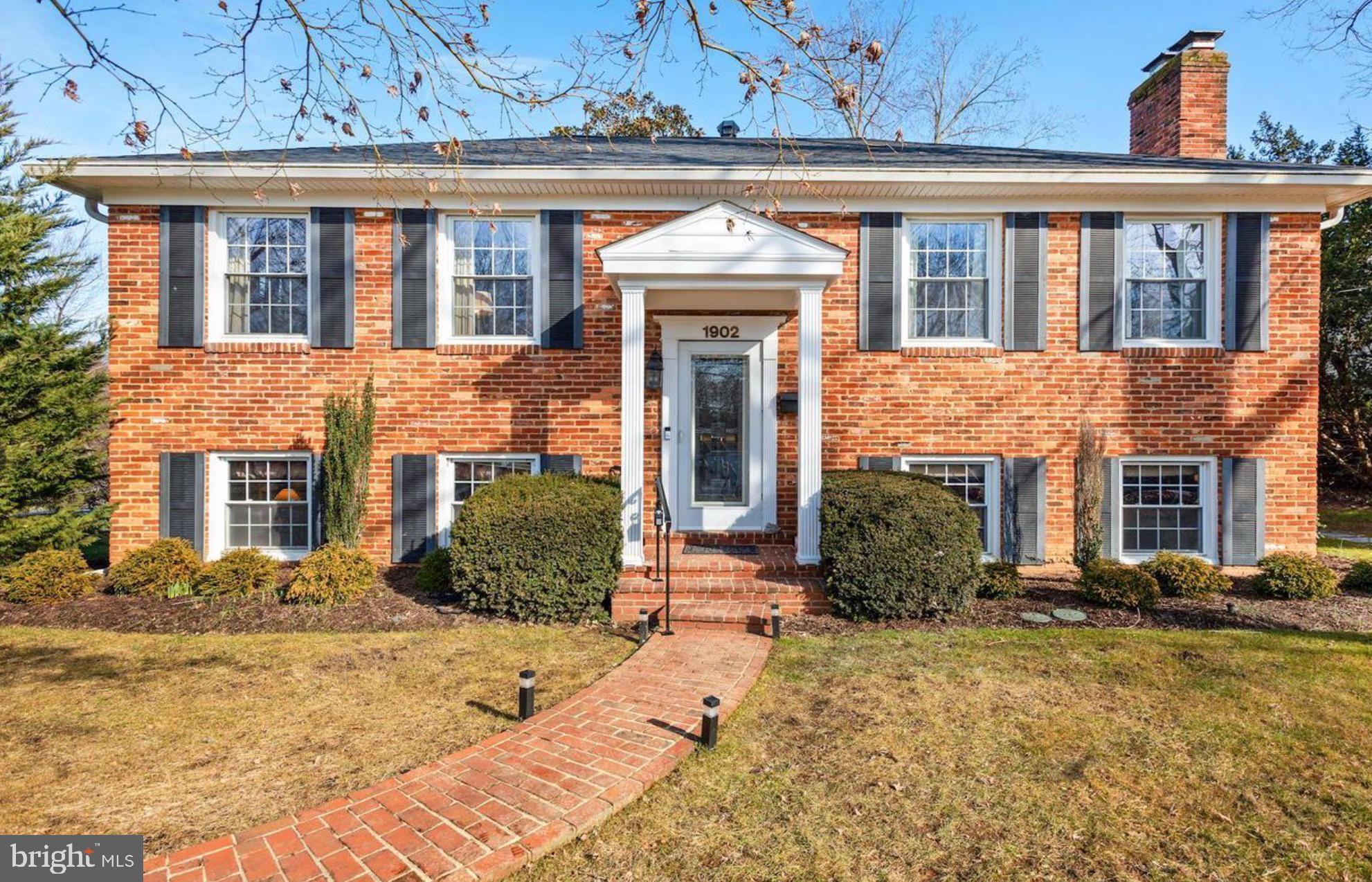 1902 FOXHALL ROAD