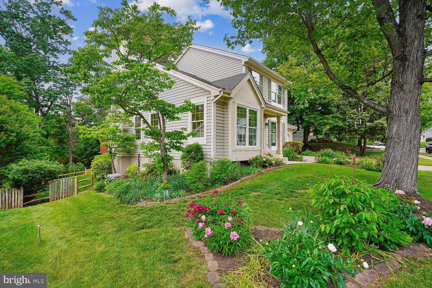 13484 LAKE SHORE