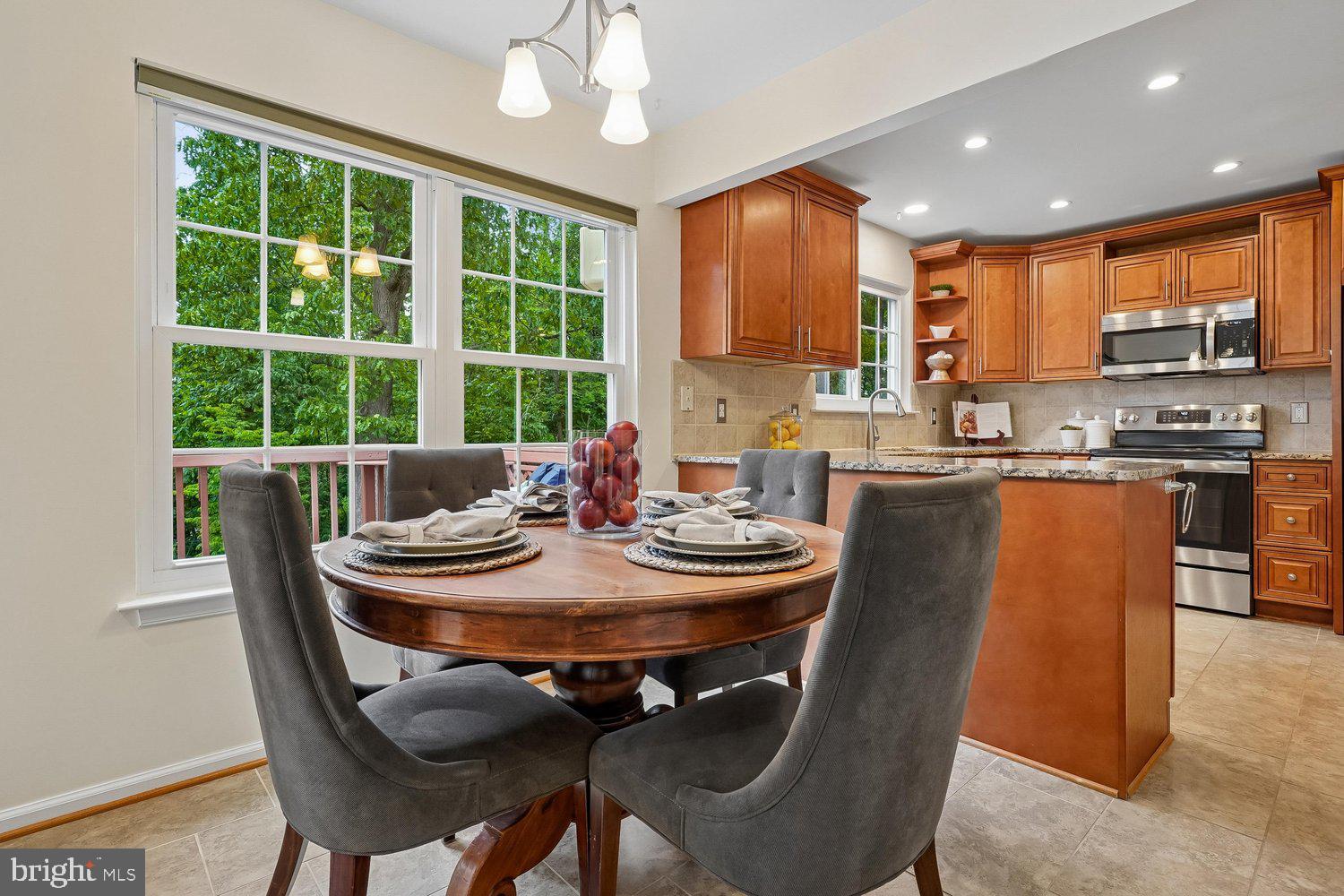 13484 LAKE SHORE
