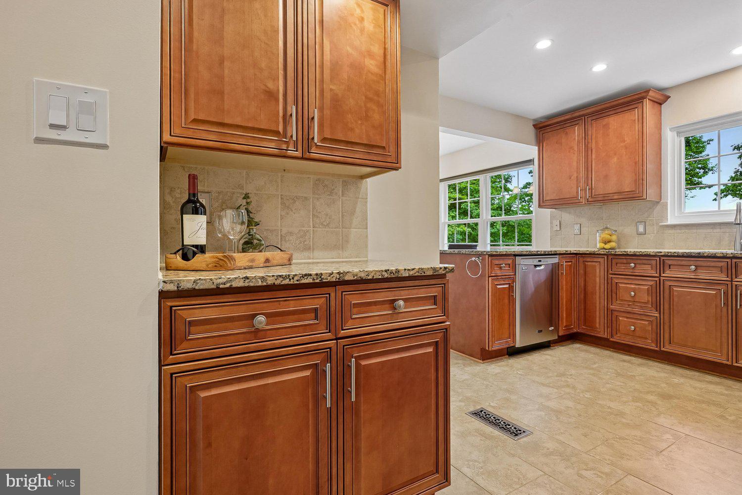 13484 LAKE SHORE