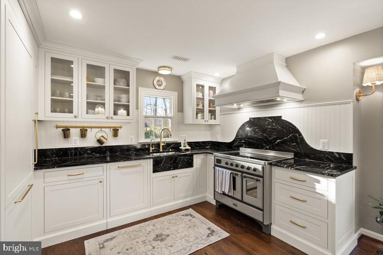 10314 HICKORY CREEK COURT