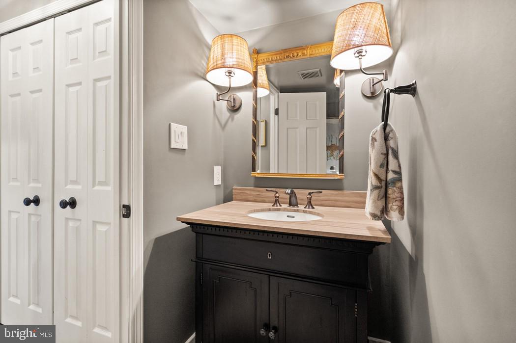 10314 HICKORY CREEK COURT