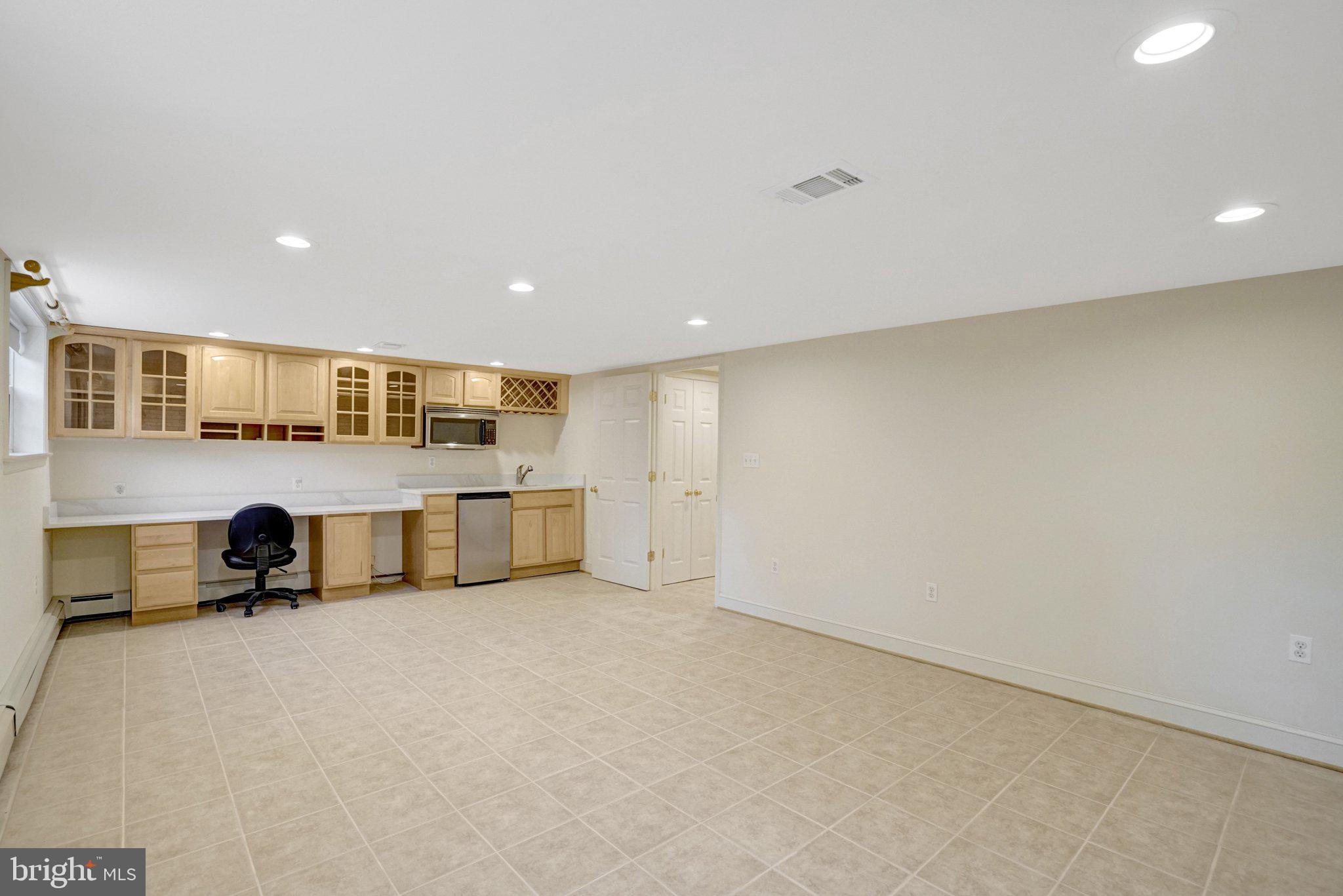4409 FERRY LANDING ROAD