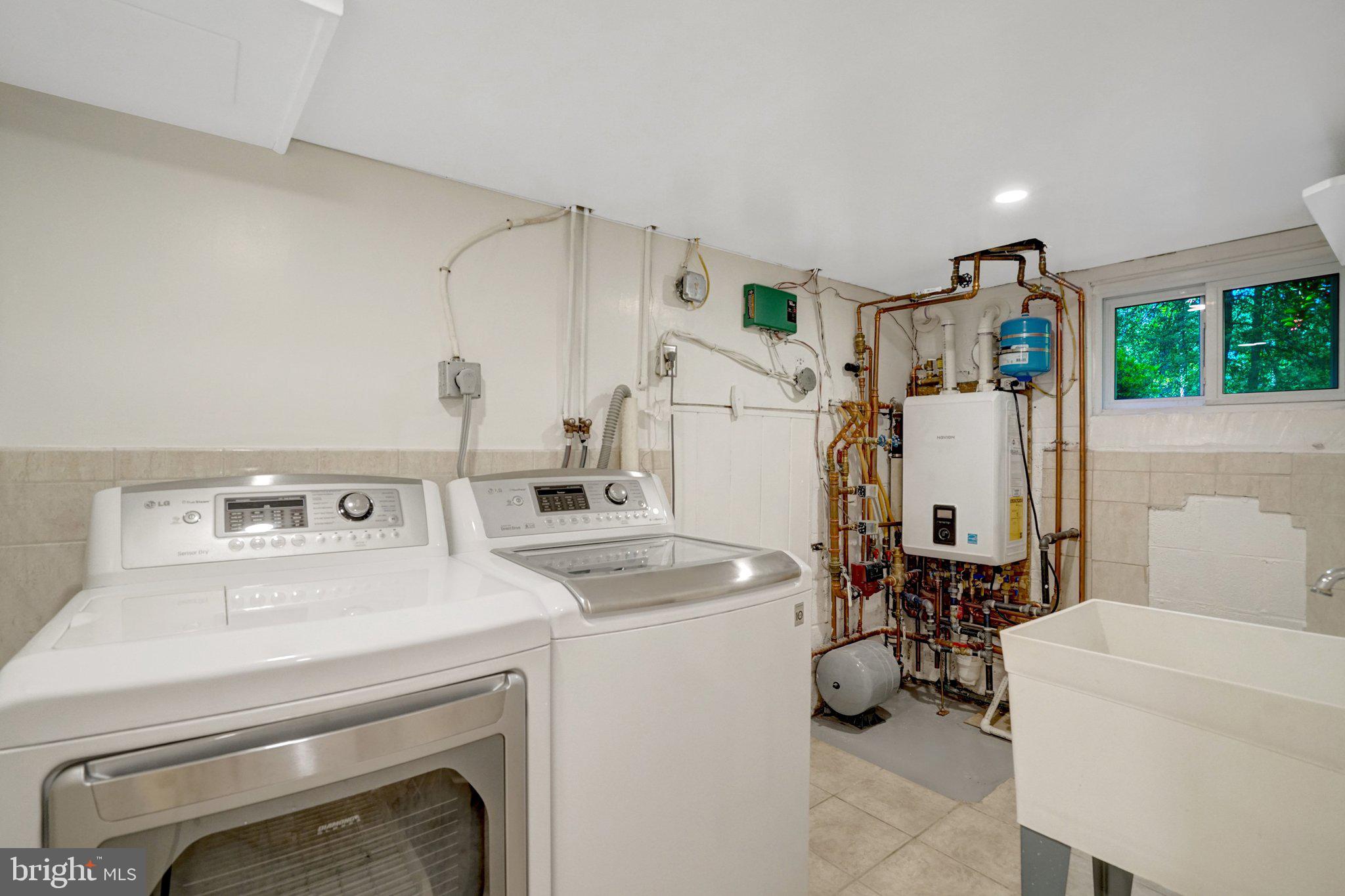 4409 FERRY LANDING ROAD
