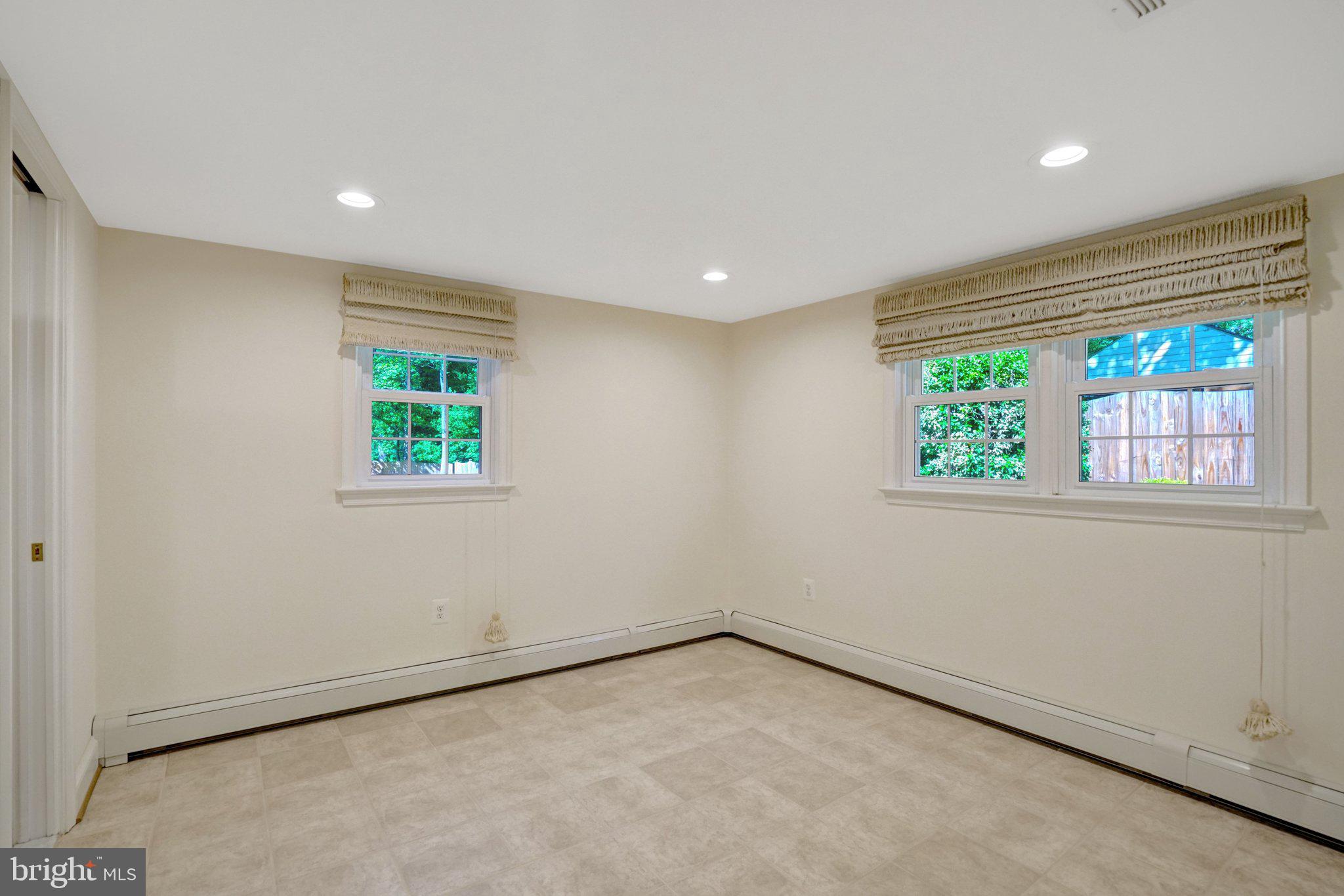 4409 FERRY LANDING ROAD
