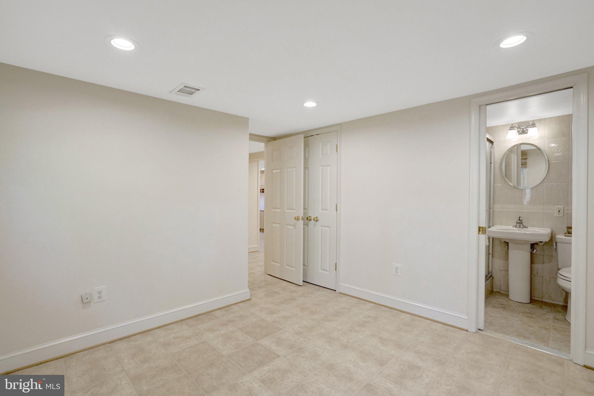 4409 FERRY LANDING ROAD