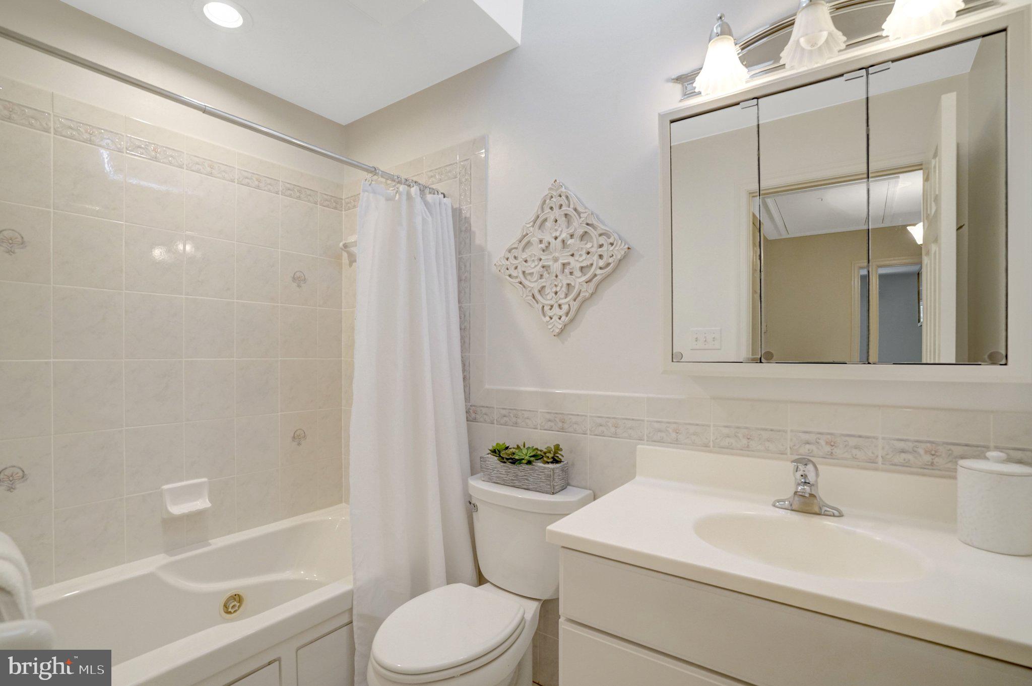 4409 FERRY LANDING ROAD