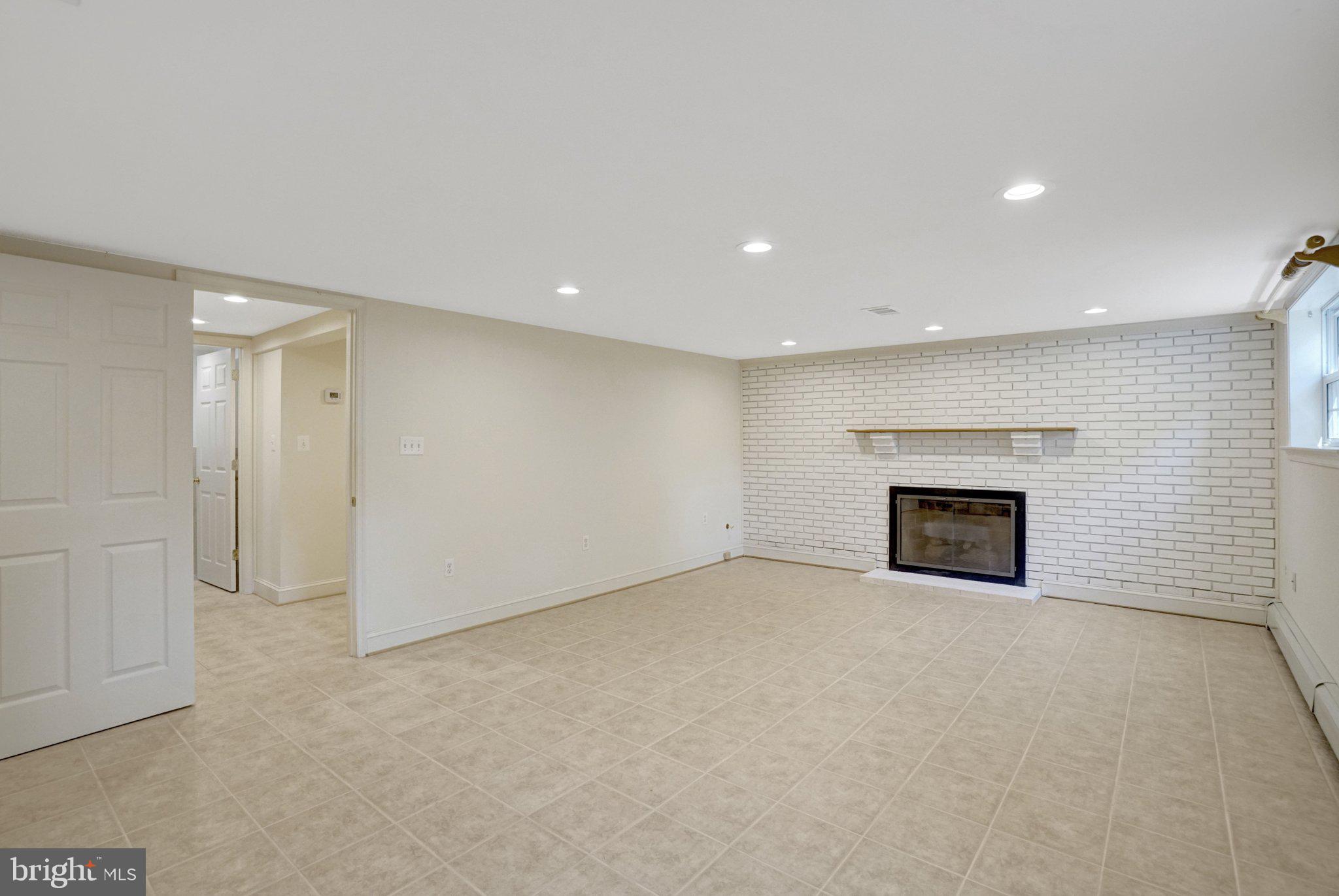 4409 FERRY LANDING ROAD