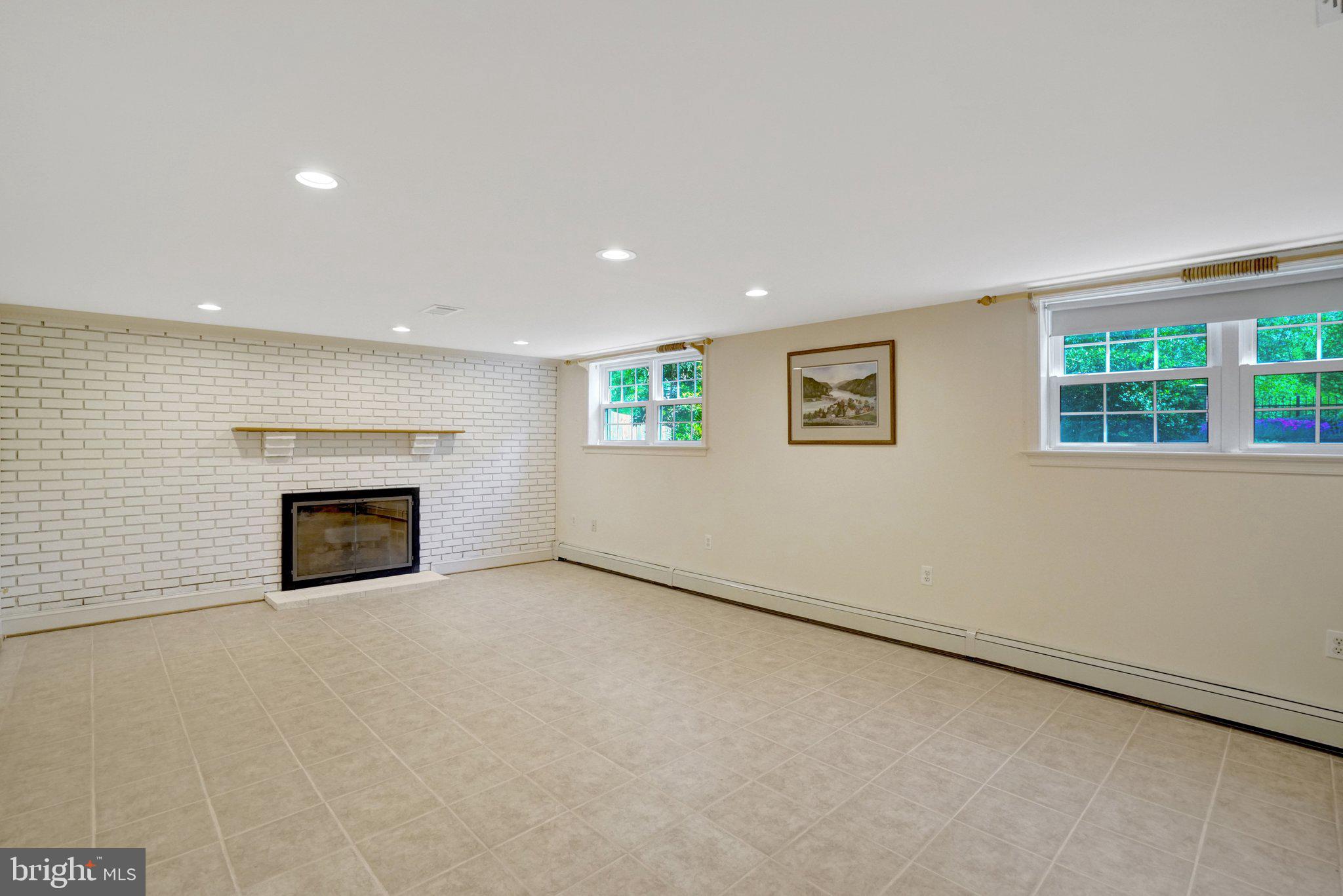 4409 FERRY LANDING ROAD