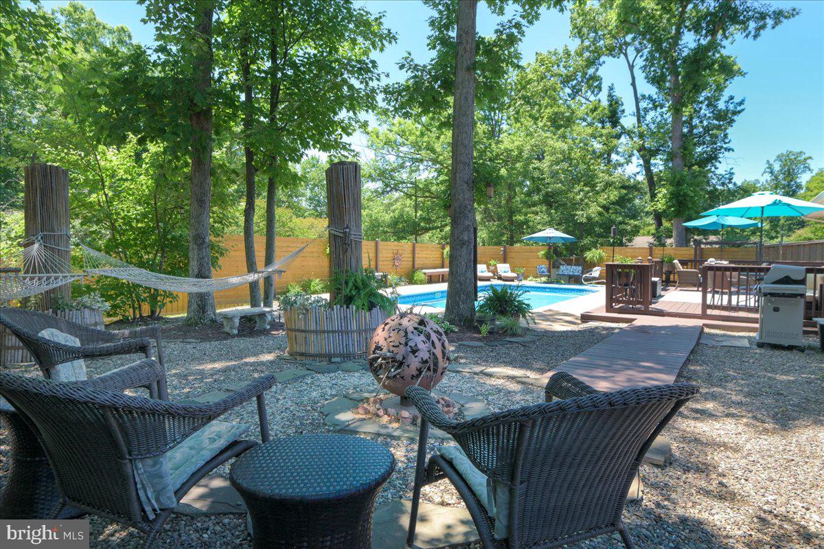 8633 RESECA LANE