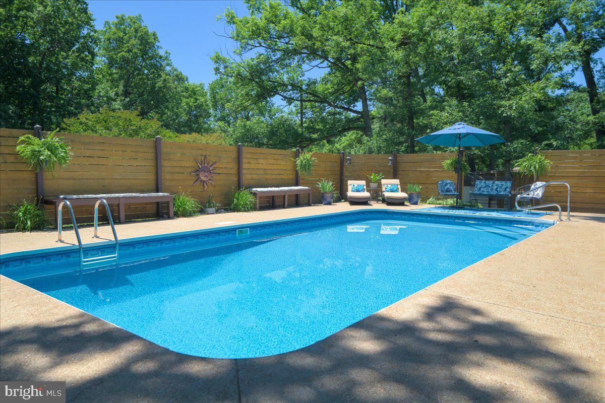 8633 RESECA LANE