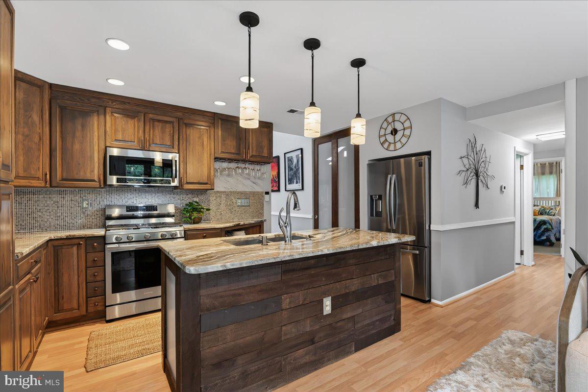 8633 RESECA LANE